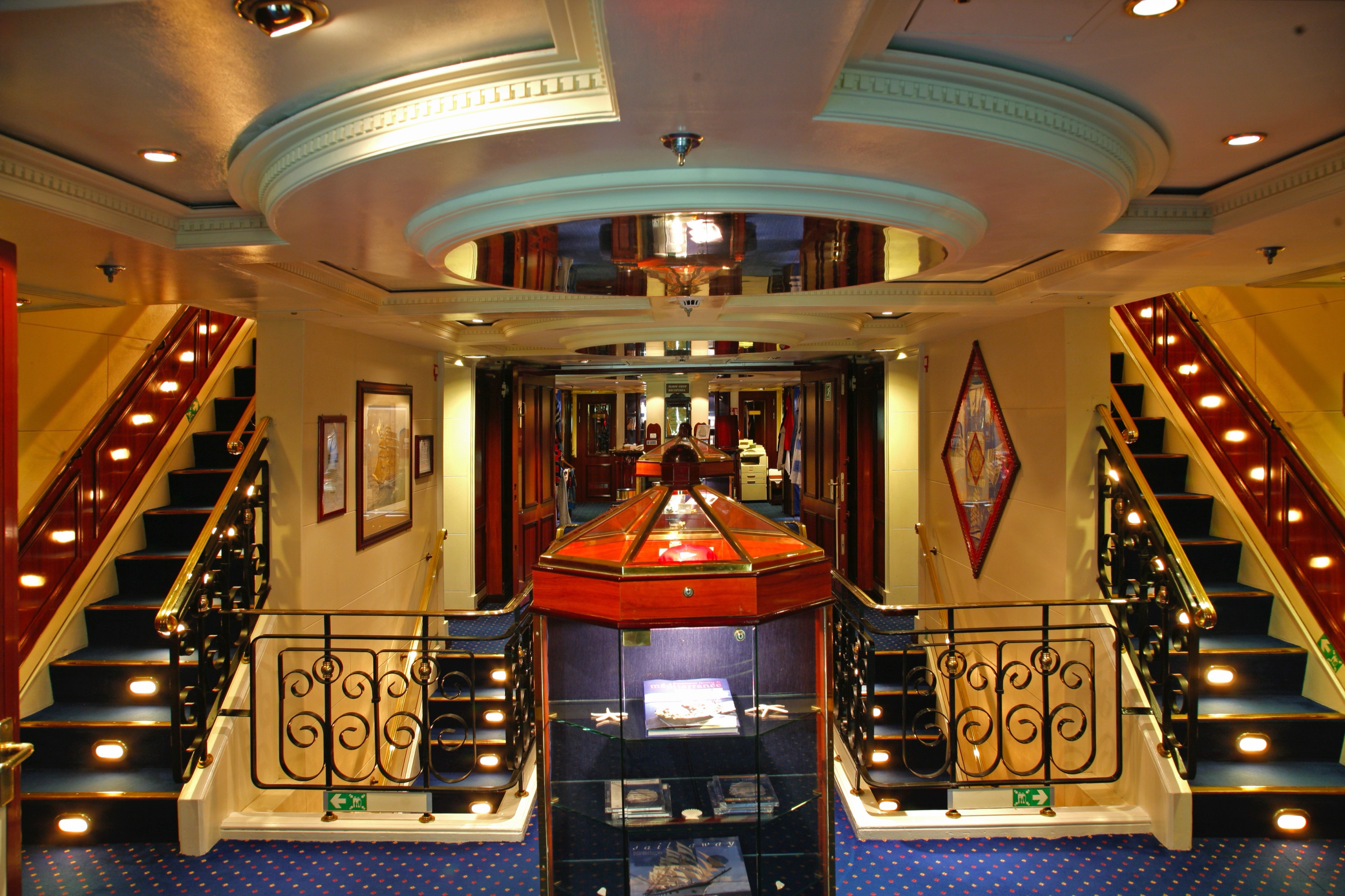 Royal Clipper - Onboard Entertainment